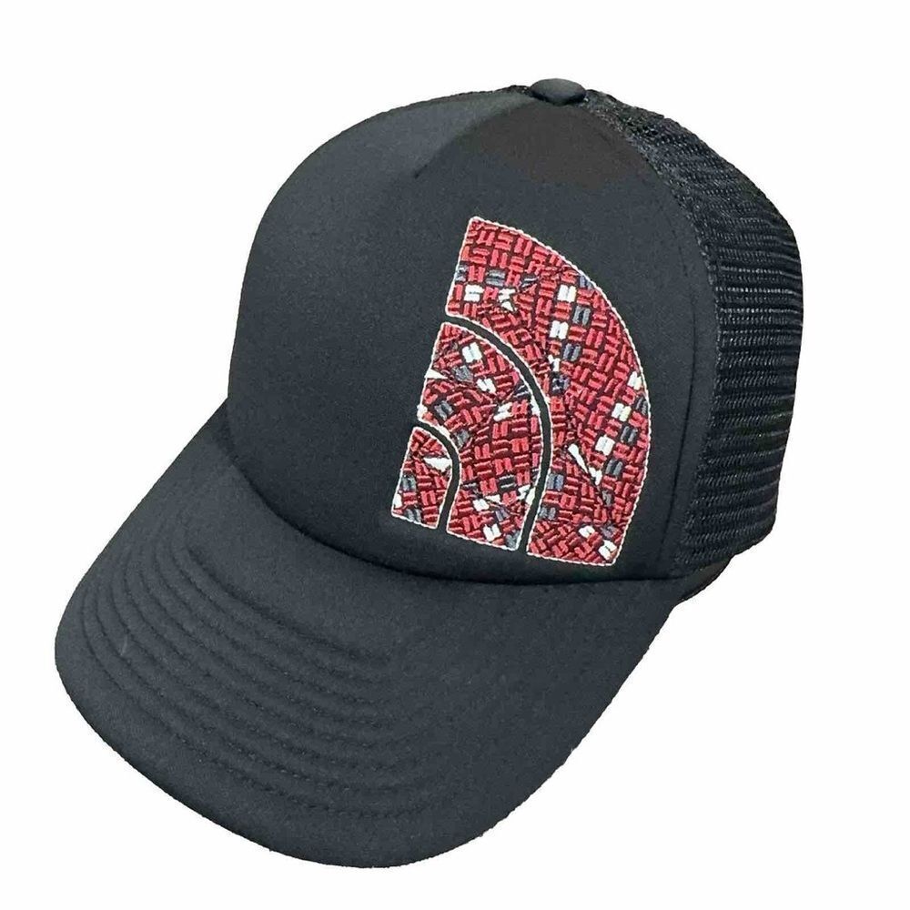 LIKE NEW THE NORTH FACE TRUCKER MESH HAT